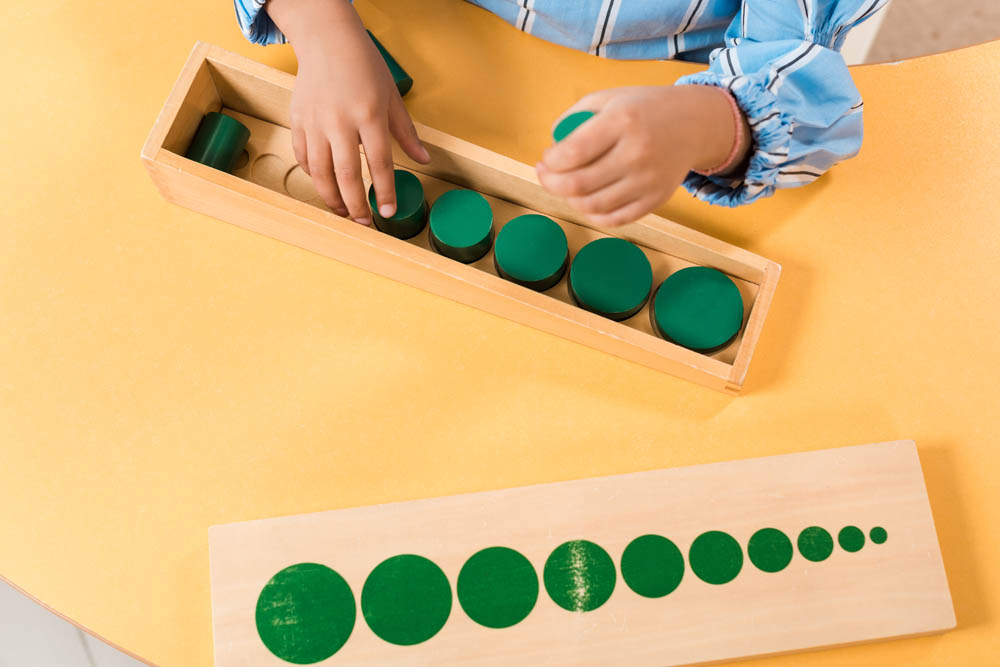 Jeux avec méthode Montessori